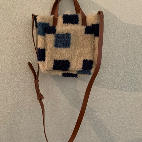 NWT Madewell Small Transport Crossbody in Checkered Shearling - Picture 3 of 6